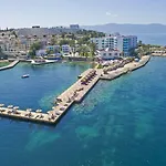 Le Bleu & 5* Kusadası