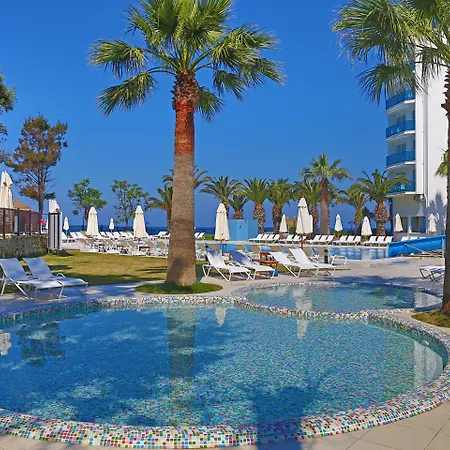 Le Bleu & 5* Kusadası