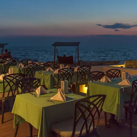 Üdülőközpont Le Bleu & 5*