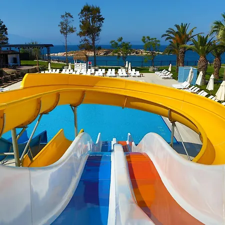 Üdülőközpont Le Bleu & 5*