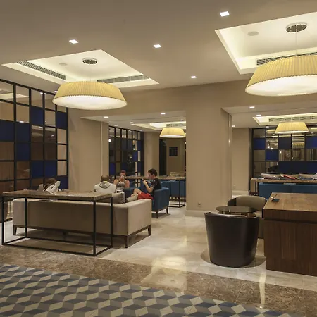 度假村 Le Bleu & 5*
