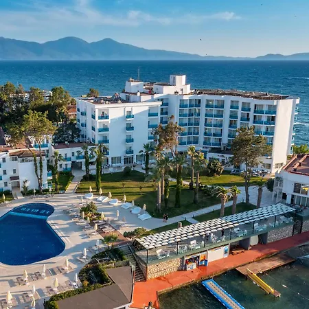 Le Bleu & Rezort 5*